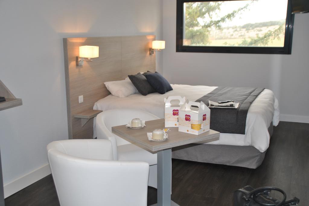 The Originals Access, Hotel Millau Sud LʼHospitalet-du-Larzac Exterior foto